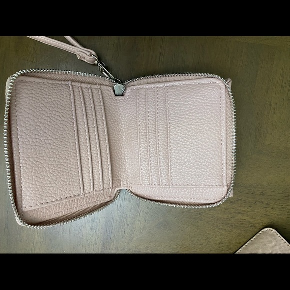 Steve Madden wristlet - Picture 3 of 3